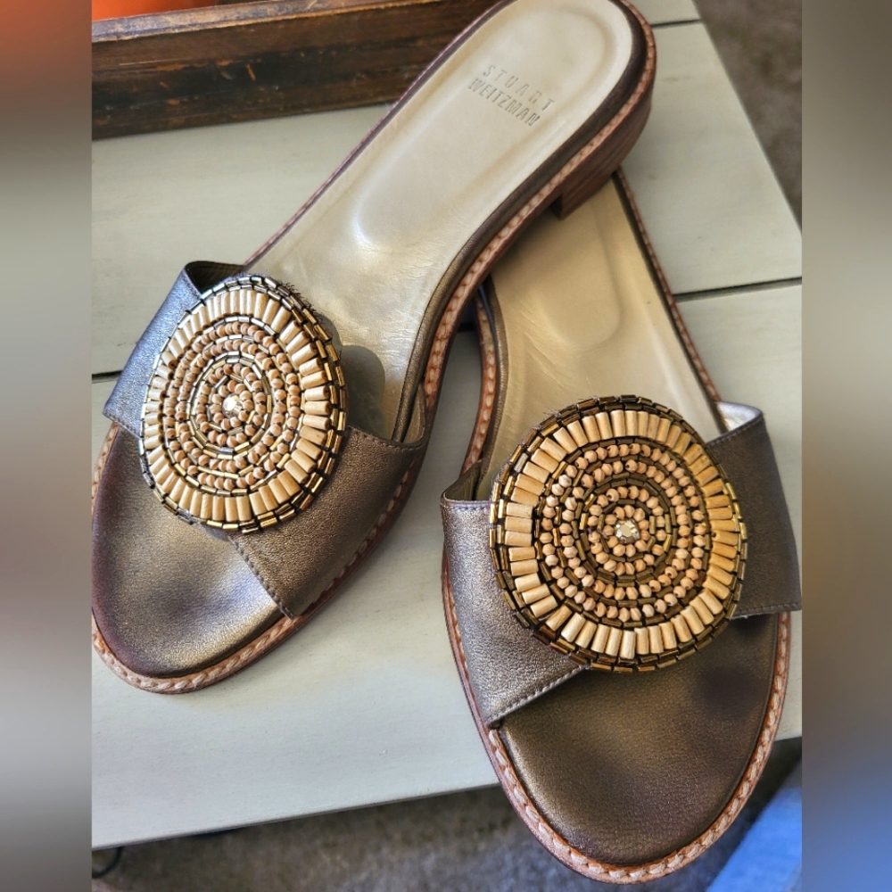 Stuart Weitzman Women's Brown Sandals With Wood Beaded Emblem. Size 6
